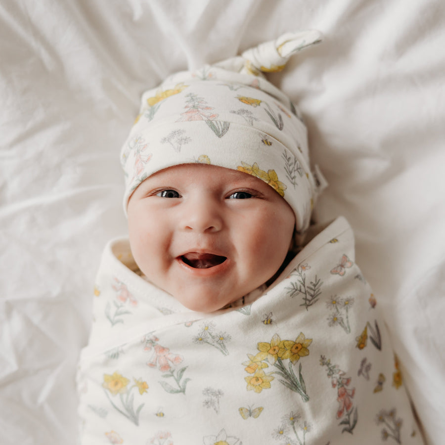 Daffodil hat fox and lottie premium sleepwear.